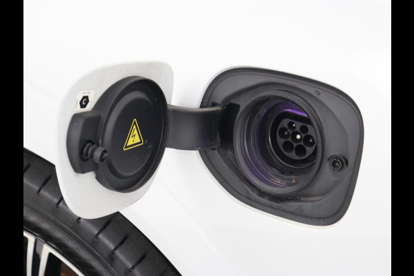 Volvo XC60 2.0 Recharge T6 AWD Inscription | Panoramadak | Leder | Head-Up | Stoel & stuurverwarming | 360 Camera | Harman/Kardon | Carplay | Navigatie | Adaptive cruise | PHEV | Plug In