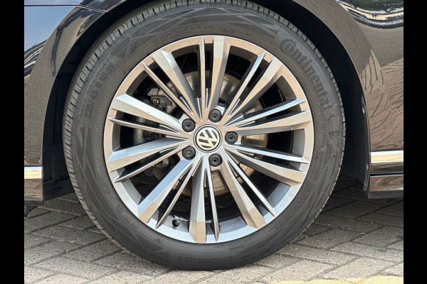 Volkswagen Passat 1.5 TSI Elegance Business R Line