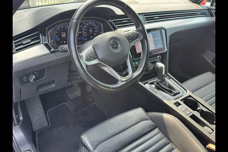 Volkswagen Passat 1.5 TSI Elegance Business R Line