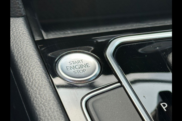 Volkswagen Passat 1.5 TSI Elegance Business R Line