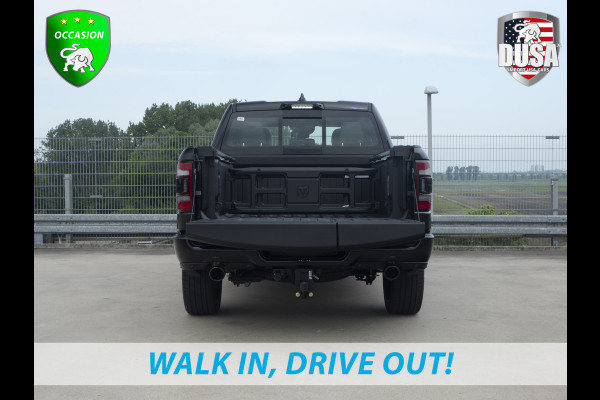 Dodge Ram | 1500 | Limited | 5.7 V8 HEMI | E-torque | DEMO | Panoramadak  | Luchtvering | RAMBOX | Digital Dash Getoonde accessoires zijn verkrijgbaar tegen meerprijs