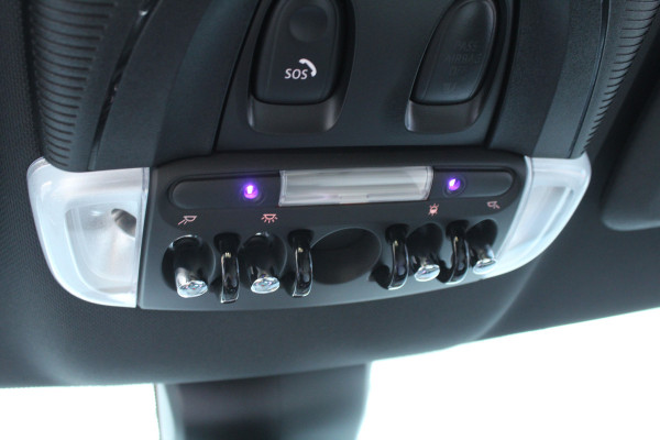 MINI Countryman 1.5 136pk Business Edition AUTOMAAT NL-Auto NAP Clima Cruise Navi Carplay Camera 17"LMV Leder Afn. Trekhaak 1500kg