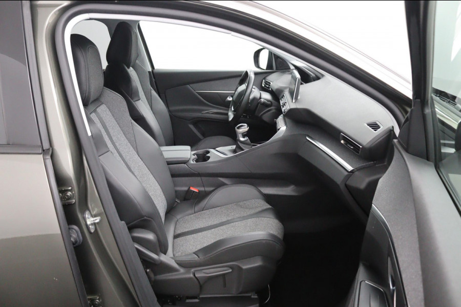 Peugeot 5008 1.2 PureTech Blue*NAVI*ECC*CRUISE*HAAK*7PERS*