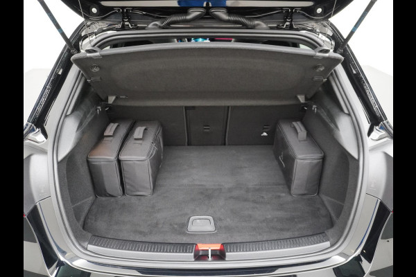 Mercedes-Benz A-Klasse 250 e Business Solution AMG Limited PHEV PLUG-IN HYBRIDE| PANORAMA DAK | AMBILIGHT | STOELVERWARMING | CAMERA | BLACK OPTIC PAKKET | WIDESCREEN DISPLAY | APPLE CARPLAY | RIJKLAAR MET 12 MND BOVAG GARANTIE |