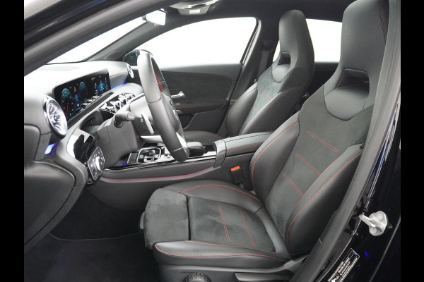 Mercedes-Benz A-Klasse 250 e Business Solution AMG Limited PHEV PLUG-IN HYBRIDE| PANORAMA DAK | AMBILIGHT | STOELVERWARMING | CAMERA | BLACK OPTIC PAKKET | WIDESCREEN DISPLAY | APPLE CARPLAY | RIJKLAAR MET 12 MND BOVAG GARANTIE |
