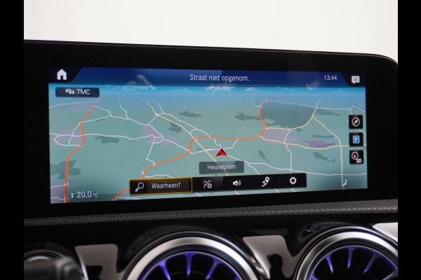 Mercedes-Benz A-Klasse 250 e Business Solution AMG Limited PHEV PLUG-IN HYBRIDE| PANORAMA DAK | AMBILIGHT | STOELVERWARMING | CAMERA | BLACK OPTIC PAKKET | WIDESCREEN DISPLAY | APPLE CARPLAY | RIJKLAAR MET 12 MND BOVAG GARANTIE |