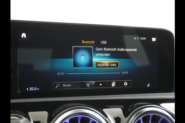 Mercedes-Benz A-Klasse 250 e Business Solution AMG Limited PHEV PLUG-IN HYBRIDE| PANORAMA DAK | AMBILIGHT | STOELVERWARMING | CAMERA | BLACK OPTIC PAKKET | WIDESCREEN DISPLAY | APPLE CARPLAY | RIJKLAAR MET 12 MND BOVAG GARANTIE |
