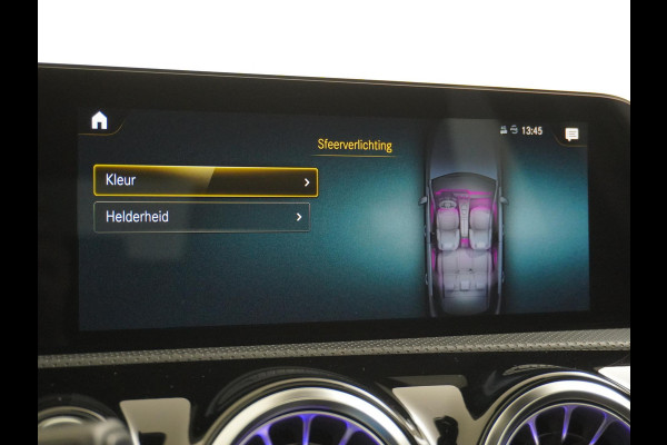 Mercedes-Benz A-Klasse 250 e Business Solution AMG Limited PHEV PLUG-IN HYBRIDE| PANORAMA DAK | AMBILIGHT | STOELVERWARMING | CAMERA | BLACK OPTIC PAKKET | WIDESCREEN DISPLAY | APPLE CARPLAY | RIJKLAAR MET 12 MND BOVAG GARANTIE |