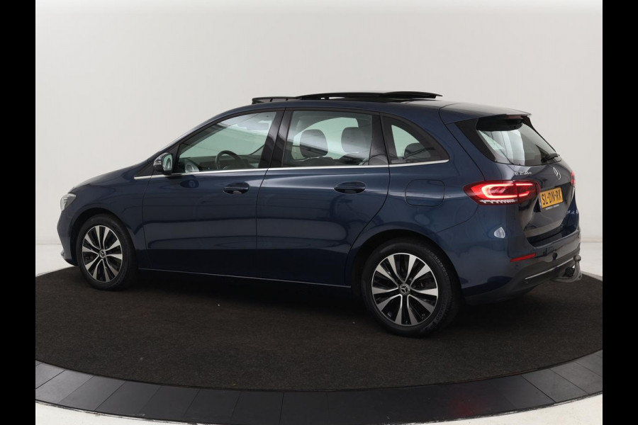 Mercedes-Benz B-Klasse 250e Style | Stoelventilatie | Panoramadak | Massage | Leder | Trekhaak | Carplay | Adaptive cruise | Stuurverwarming | Widescreen | Park Assist | Camera | Navigatie | Memory | PHEV | Plug In
