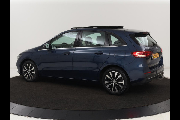 Mercedes-Benz B-Klasse 250e Style | Stoelventilatie | Panoramadak | Massage | Leder | Trekhaak | Carplay | Adaptive cruise | Stuurverwarming | Widescreen | Park Assist | Camera | Navigatie | Memory | PHEV | Plug In