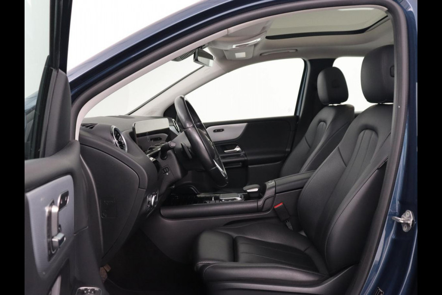 Mercedes-Benz B-Klasse 250e Style | Stoelventilatie | Panoramadak | Massage | Leder | Trekhaak | Carplay | Adaptive cruise | Stuurverwarming | Widescreen | Park Assist | Camera | Navigatie | Memory | PHEV | Plug In