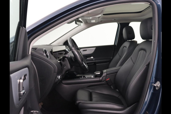 Mercedes-Benz B-Klasse 250e Style | Stoelventilatie | Panoramadak | Massage | Leder | Trekhaak | Carplay | Adaptive cruise | Stuurverwarming | Widescreen | Park Assist | Camera | Navigatie | Memory | PHEV | Plug In
