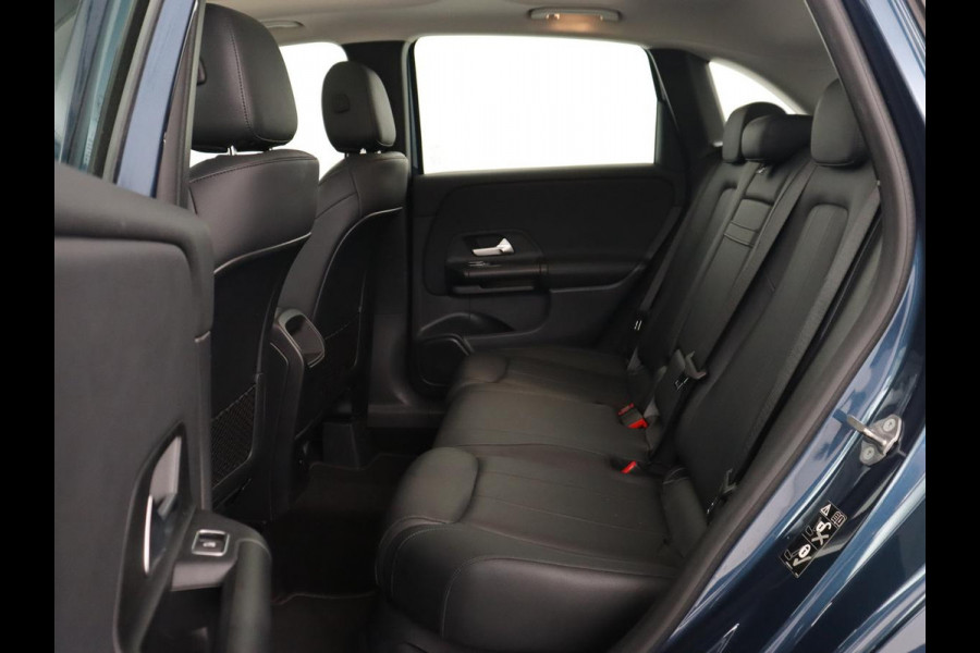 Mercedes-Benz B-Klasse 250e Style | Stoelventilatie | Panoramadak | Massage | Leder | Trekhaak | Carplay | Adaptive cruise | Stuurverwarming | Widescreen | Park Assist | Camera | Navigatie | Memory | PHEV | Plug In