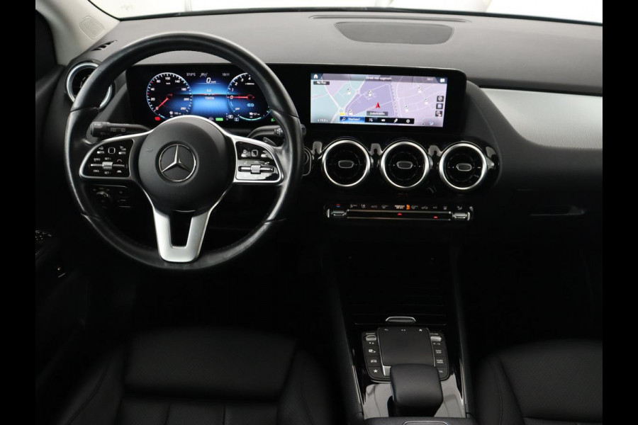 Mercedes-Benz B-Klasse 250e Style | Stoelventilatie | Panoramadak | Massage | Leder | Trekhaak | Carplay | Adaptive cruise | Stuurverwarming | Widescreen | Park Assist | Camera | Navigatie | Memory | PHEV | Plug In