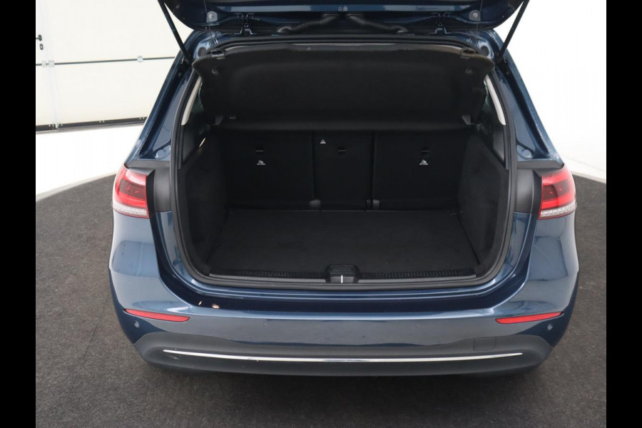 Mercedes-Benz B-Klasse 250e Style | Stoelventilatie | Panoramadak | Massage | Leder | Trekhaak | Carplay | Adaptive cruise | Stuurverwarming | Widescreen | Park Assist | Camera | Navigatie | Memory | PHEV | Plug In