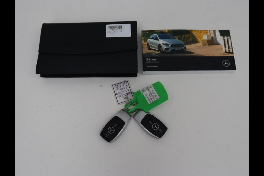 Mercedes-Benz B-Klasse 250e Style | Stoelventilatie | Panoramadak | Massage | Leder | Trekhaak | Carplay | Adaptive cruise | Stuurverwarming | Widescreen | Park Assist | Camera | Navigatie | Memory | PHEV | Plug In