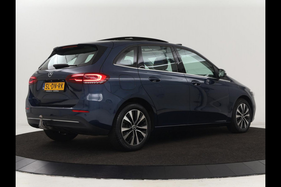 Mercedes-Benz B-Klasse 250e Style | Stoelventilatie | Panoramadak | Massage | Leder | Trekhaak | Carplay | Adaptive cruise | Stuurverwarming | Widescreen | Park Assist | Camera | Navigatie | Memory | PHEV | Plug In