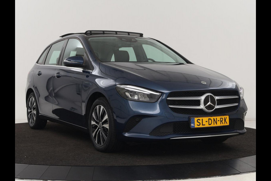 Mercedes-Benz B-Klasse 250e Style | Stoelventilatie | Panoramadak | Massage | Leder | Trekhaak | Carplay | Adaptive cruise | Stuurverwarming | Widescreen | Park Assist | Camera | Navigatie | Memory | PHEV | Plug In