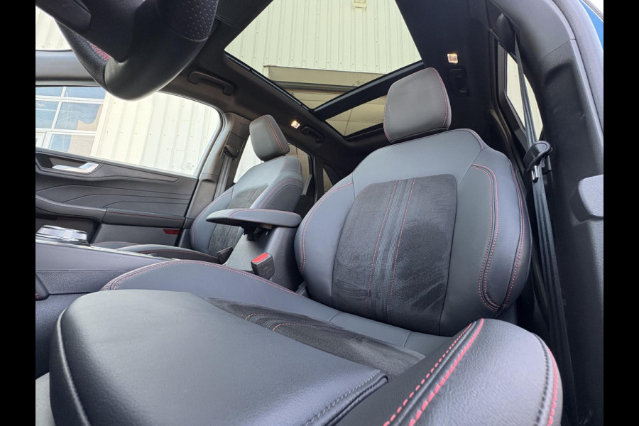 Ford Kuga 2.5 PHEV ST-Line X | Bellen voor bezichtiging | Wegklapbare trekhaak | Panoramadak | Winter Pack | Head up Display | All season banden