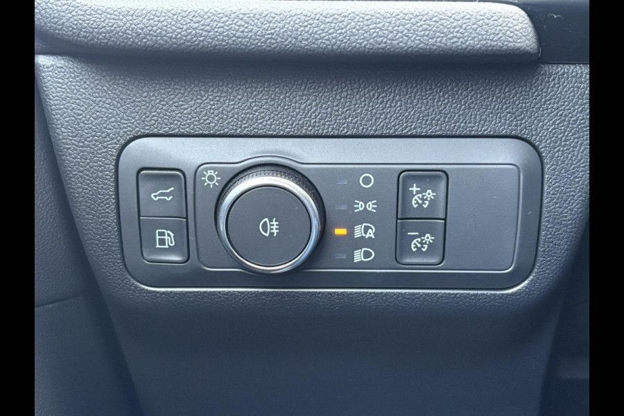 Ford Kuga 2.5 PHEV ST-Line X | Bellen voor bezichtiging | Wegklapbare trekhaak | Panoramadak | Winter Pack | Head up Display | All season banden
