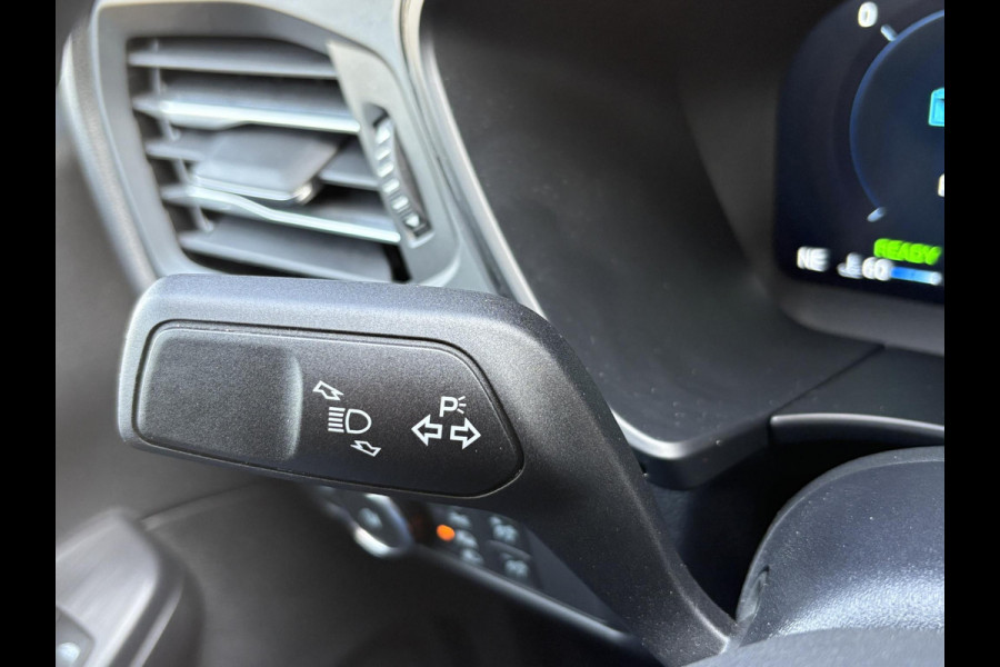 Ford Kuga 2.5 PHEV ST-Line X | Bellen voor bezichtiging | Wegklapbare trekhaak | Panoramadak | Winter Pack | Head up Display | All season banden