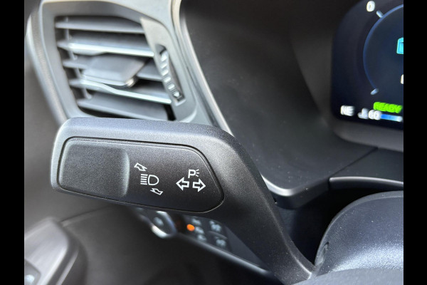 Ford Kuga 2.5 PHEV ST-Line X | Bellen voor bezichtiging | Wegklapbare trekhaak | Panoramadak | Winter Pack | Head up Display | All season banden