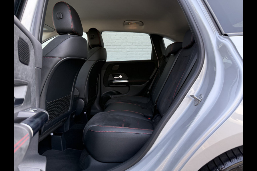 Mercedes-Benz B-Klasse 250 e Business Solution AMG | Trekhaak | Camera | MBUX | DAB+ | LED | 19 inch