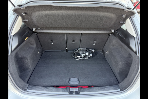 Mercedes-Benz B-Klasse 250 e Business Solution AMG | Trekhaak | Camera | MBUX | DAB+ | LED | 19 inch