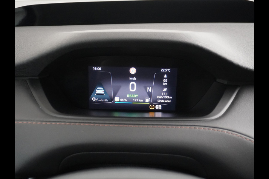 Škoda ENYAQ iV 80 204pk AUT. LEER Camera Adaptive-cruise+Stop/Go Head-Up Display Trekhaak Apple Carplay Android Auto Smartlink Adap.Cruise 21"  Spoorwisselassistent Verkeersborddetectie Sproeiers verwarmd Stoelen v/a verwarmd Grote Accu! Trekhaaksyst elektrisch Wegklapbaar. 1.000KG Trekgewicht! Zeer Compleet €56.000,- nieuw Grootste Actieradius/accu pakket.
