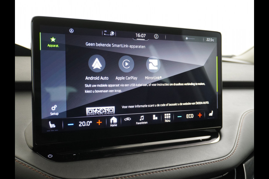 Škoda ENYAQ iV 80 204pk AUT. LEER Camera Adaptive-cruise+Stop/Go Head-Up Display Trekhaak Apple Carplay Android Auto Smartlink Adap.Cruise 21"  Spoorwisselassistent Verkeersborddetectie Sproeiers verwarmd Stoelen v/a verwarmd Grote Accu! Trekhaaksyst elektrisch Wegklapbaar. 1.000KG Trekgewicht! Zeer Compleet €56.000,- nieuw Grootste Actieradius/accu pakket.