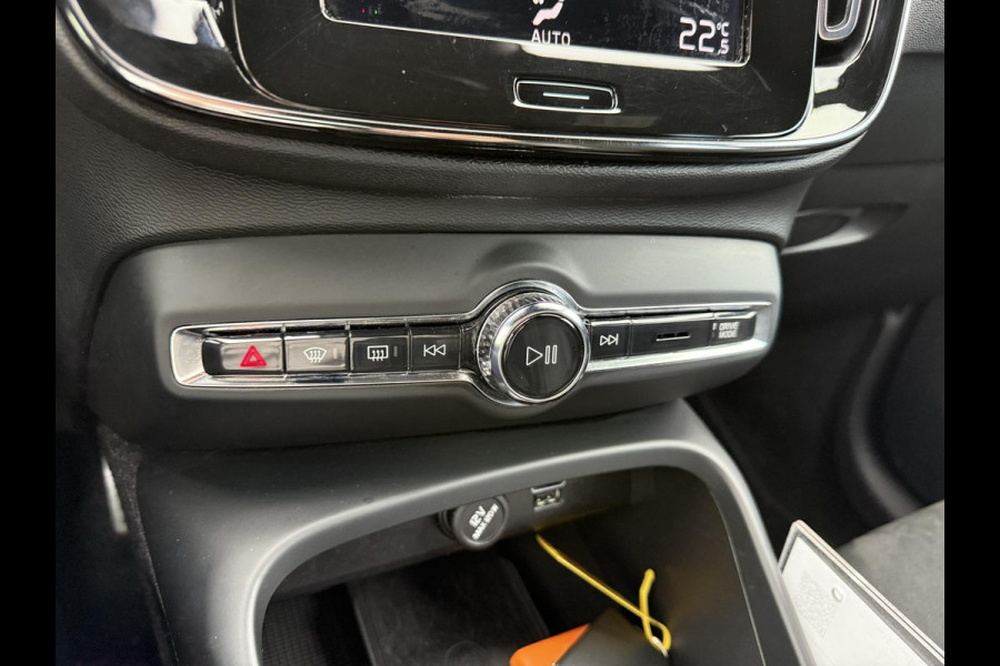 Volvo XC40 1.5 T4 Recharge R-Design 210pk | Parking pack| Draadloos opladen | PHEV | 1.800kg Trekgewicht
