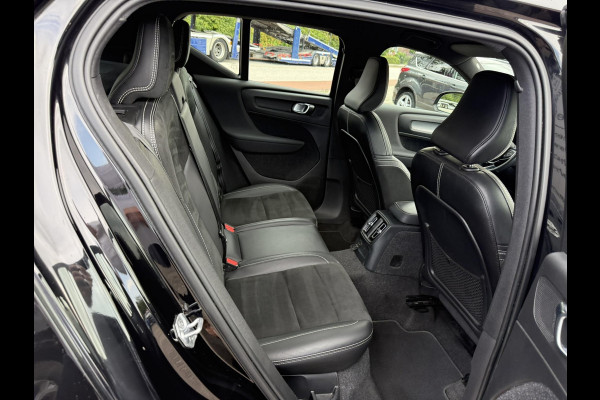 Volvo XC40 1.5 T4 Recharge R-Design 210pk | Parking pack| Draadloos opladen | PHEV | 1.800kg Trekgewicht