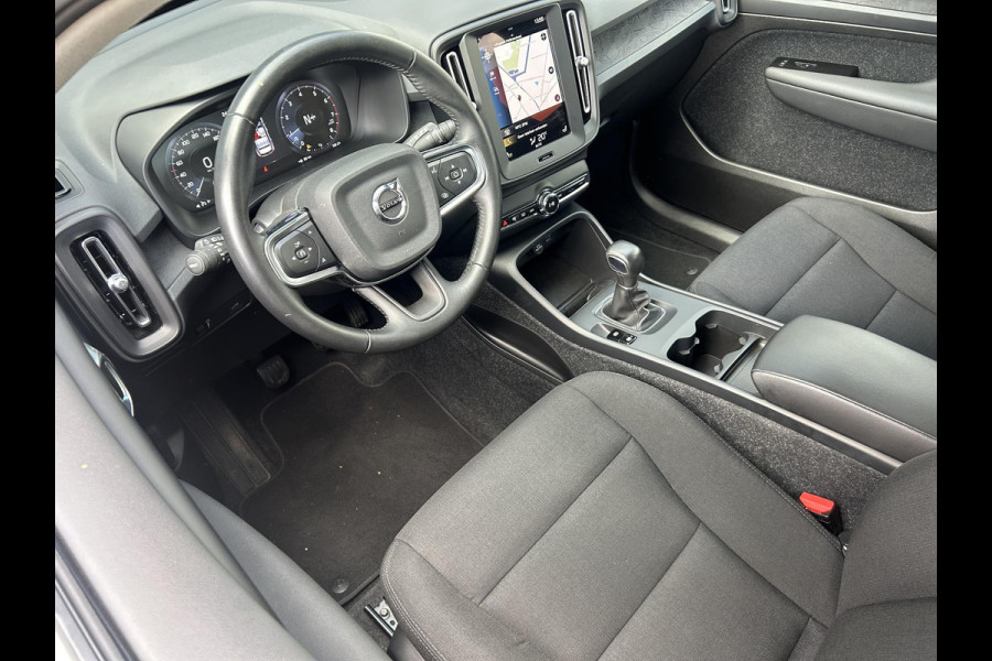 Volvo XC40 1.5 T2 Momentum | Trekhaak | El.achterklep | Stoelverwarming | Apple Carplay | Prijs is rijklaar
