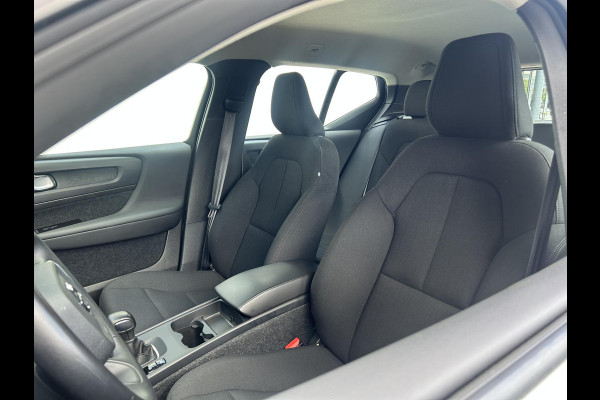 Volvo XC40 1.5 T2 Momentum | Trekhaak | El.achterklep | Stoelverwarming | Apple Carplay | Prijs is rijklaar
