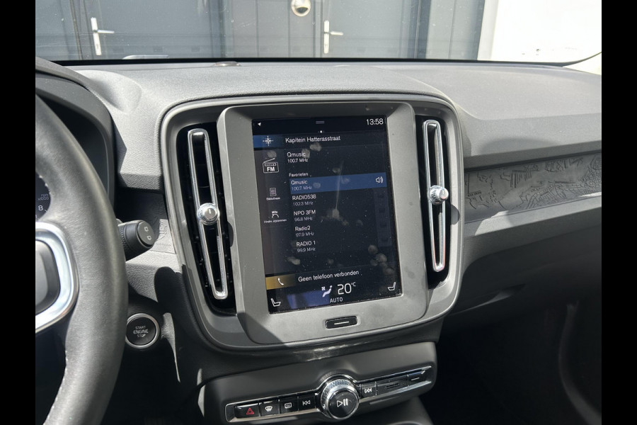 Volvo XC40 1.5 T2 Momentum | Trekhaak | El.achterklep | Stoelverwarming | Apple Carplay | Prijs is rijklaar