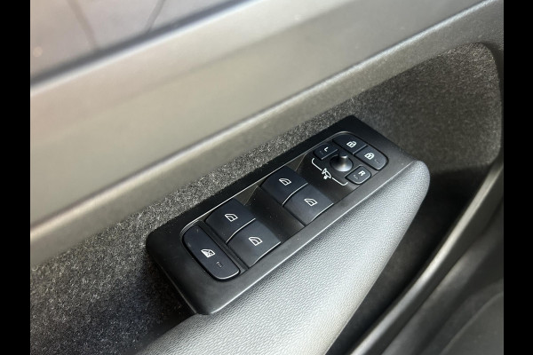 Volvo XC40 1.5 T2 Momentum | Trekhaak | El.achterklep | Stoelverwarming | Apple Carplay | Prijs is rijklaar