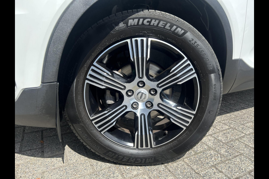 Volvo XC40 1.5 T2 Momentum | Trekhaak | El.achterklep | Stoelverwarming | Apple Carplay | Prijs is rijklaar