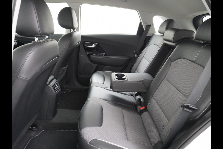 Kia e-Niro DynamicLine 64kWh 204pk Automaat Navi Auto-Pilot Adaptive-Cruise+stop&go Warmtepomp Apple Carplay Android Auto Pdc Led Ecc Keyle Lmv 17" Lane Assist Keyless-go Dwarsverkeerwaarsching Rijstrooksensor met correctie Origin.NLse auto € 44.000 nieuw
