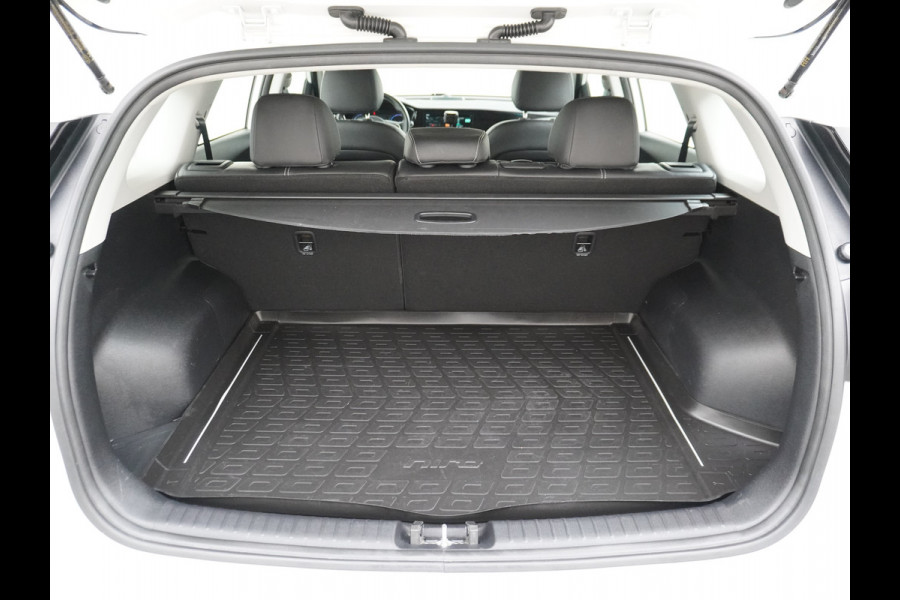 Kia e-Niro DynamicLine 64kWh 204pk Automaat Navi Auto-Pilot Adaptive-Cruise+stop&go Warmtepomp Apple Carplay Android Auto Pdc Led Ecc Keyle Lmv 17" Lane Assist Keyless-go Dwarsverkeerwaarsching Rijstrooksensor met correctie Origin.NLse auto € 44.000 nieuw
