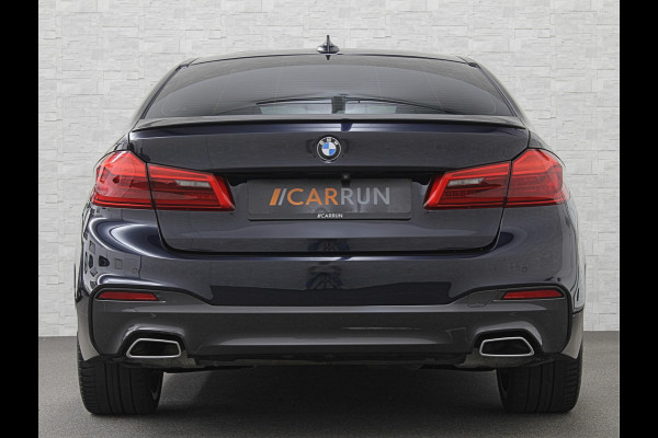 BMW 5 Serie 540i M-Sport | Schuifdak | Individual Leder | Harman-Kardon | Comfortstoelen | Head-Up | Memory | Full-LED | Stuurverwarming | 20'' | Origineel NL | Camera | Sfeerverlichting | Stoelverwarming | Carplay | Draadloos Laden |
