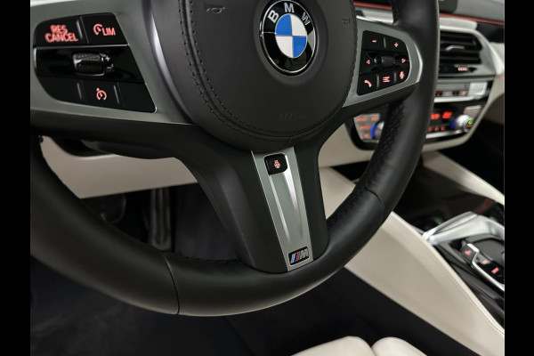 BMW 5 Serie 540i M-Sport | Schuifdak | Individual Leder | Harman-Kardon | Comfortstoelen | Head-Up | Memory | Full-LED | Stuurverwarming | 20'' | Origineel NL | Camera | Sfeerverlichting | Stoelverwarming | Carplay | Draadloos Laden |