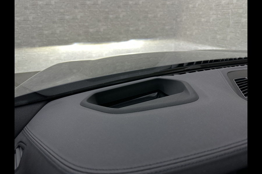 BMW 5 Serie 540i M-Sport | Schuifdak | Individual Leder | Harman-Kardon | Comfortstoelen | Head-Up | Memory | Full-LED | Stuurverwarming | 20'' | Origineel NL | Camera | Sfeerverlichting | Stoelverwarming | Carplay | Draadloos Laden |