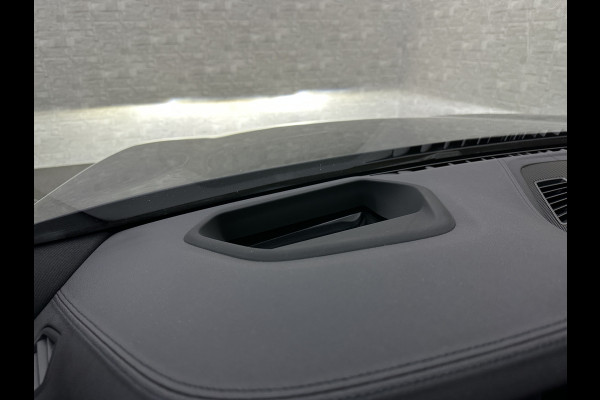 BMW 5 Serie 540i M-Sport | Schuifdak | Individual Leder | Harman-Kardon | Comfortstoelen | Head-Up | Memory | Full-LED | Stuurverwarming | 20'' | Origineel NL | Camera | Sfeerverlichting | Stoelverwarming | Carplay | Draadloos Laden |
