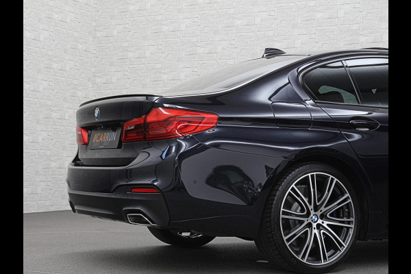 BMW 5 Serie 540i M-Sport | Schuifdak | Individual Leder | Harman-Kardon | Comfortstoelen | Head-Up | Memory | Full-LED | Stuurverwarming | 20'' | Origineel NL | Camera | Sfeerverlichting | Stoelverwarming | Carplay | Draadloos Laden |