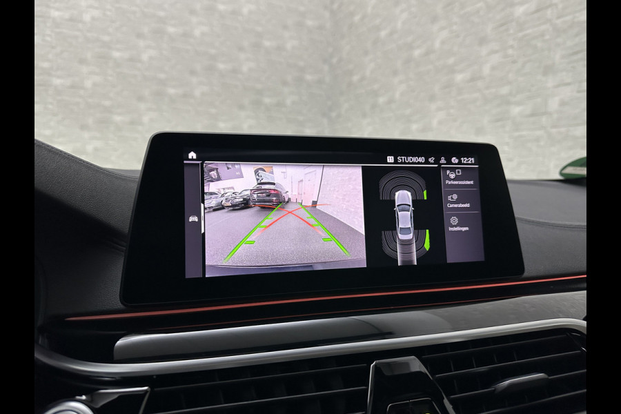 BMW 5 Serie 540i M-Sport | Schuifdak | Individual Leder | Harman-Kardon | Comfortstoelen | Head-Up | Memory | Full-LED | Stuurverwarming | 20'' | Origineel NL | Camera | Sfeerverlichting | Stoelverwarming | Carplay | Draadloos Laden |