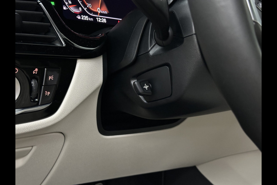 BMW 5 Serie 540i M-Sport | Schuifdak | Individual Leder | Harman-Kardon | Comfortstoelen | Head-Up | Memory | Full-LED | Stuurverwarming | 20'' | Origineel NL | Camera | Sfeerverlichting | Stoelverwarming | Carplay | Draadloos Laden |