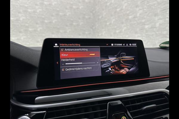 BMW 5 Serie 540i M-Sport | Schuifdak | Individual Leder | Harman-Kardon | Comfortstoelen | Head-Up | Memory | Full-LED | Stuurverwarming | 20'' | Origineel NL | Camera | Sfeerverlichting | Stoelverwarming | Carplay | Draadloos Laden |