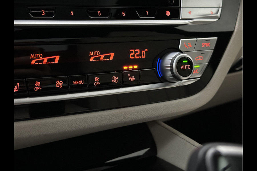 BMW 5 Serie 540i M-Sport | Schuifdak | Individual Leder | Harman-Kardon | Comfortstoelen | Head-Up | Memory | Full-LED | Stuurverwarming | 20'' | Origineel NL | Camera | Sfeerverlichting | Stoelverwarming | Carplay | Draadloos Laden |