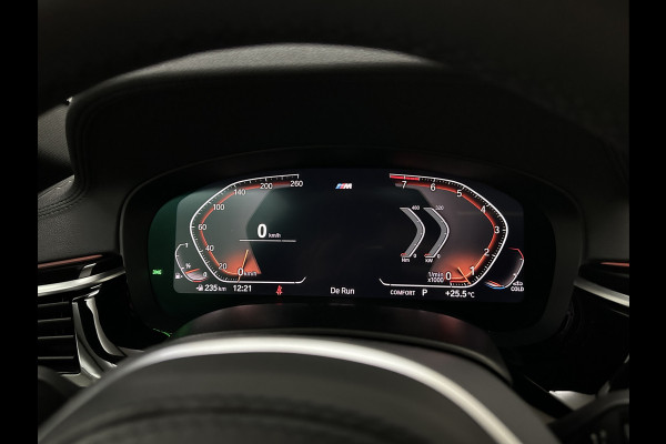 BMW 5 Serie 540i M-Sport | Schuifdak | Individual Leder | Harman-Kardon | Comfortstoelen | Head-Up | Memory | Full-LED | Stuurverwarming | 20'' | Origineel NL | Camera | Sfeerverlichting | Stoelverwarming | Carplay | Draadloos Laden |