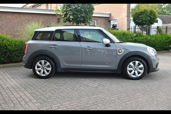 MINI Countryman 2.0 Cooper S E ALL4 Chili 225 PK Dealer o.h Pano Camera LED PDC 17''